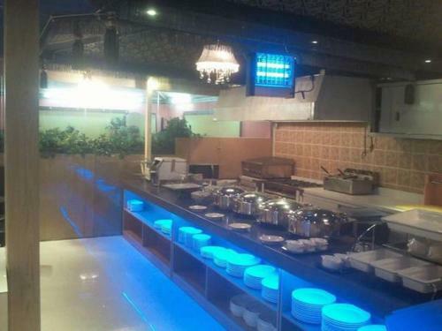 Al Farhan Hotel Suites (al Salam)