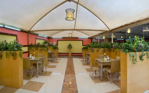 Al Farhan Hotel Suites (al Salam)