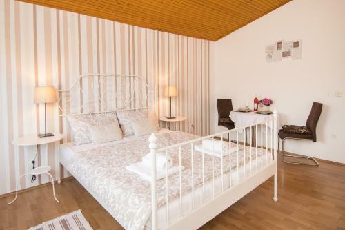 Hostal Apartments Darrer