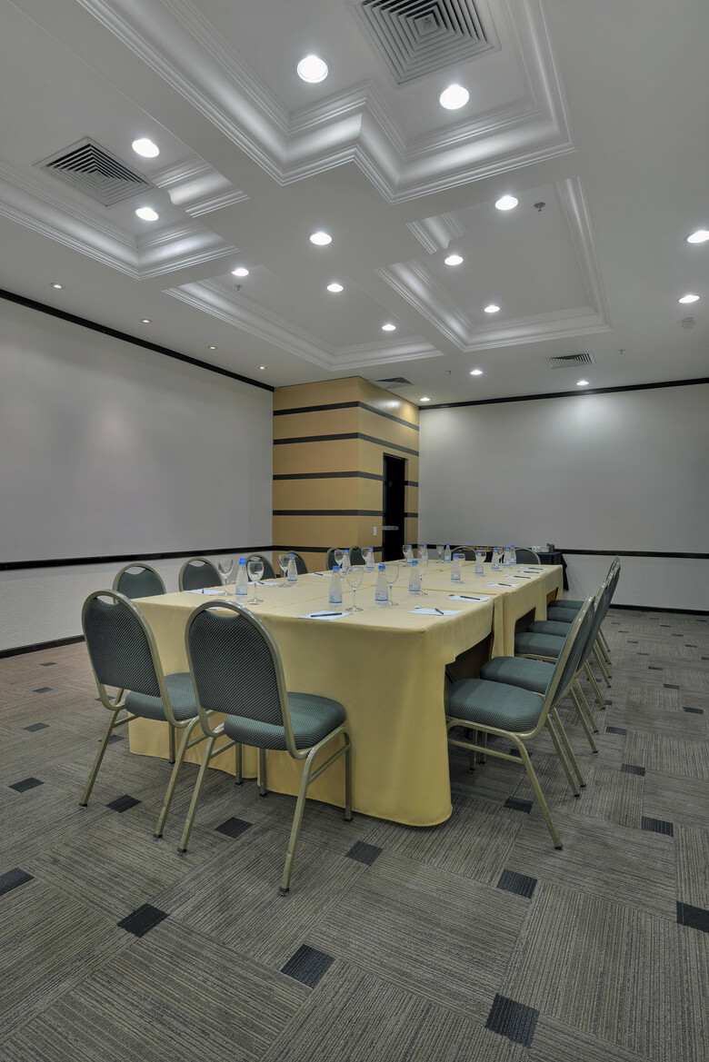 Hotel Deville Prime Porto Alegre