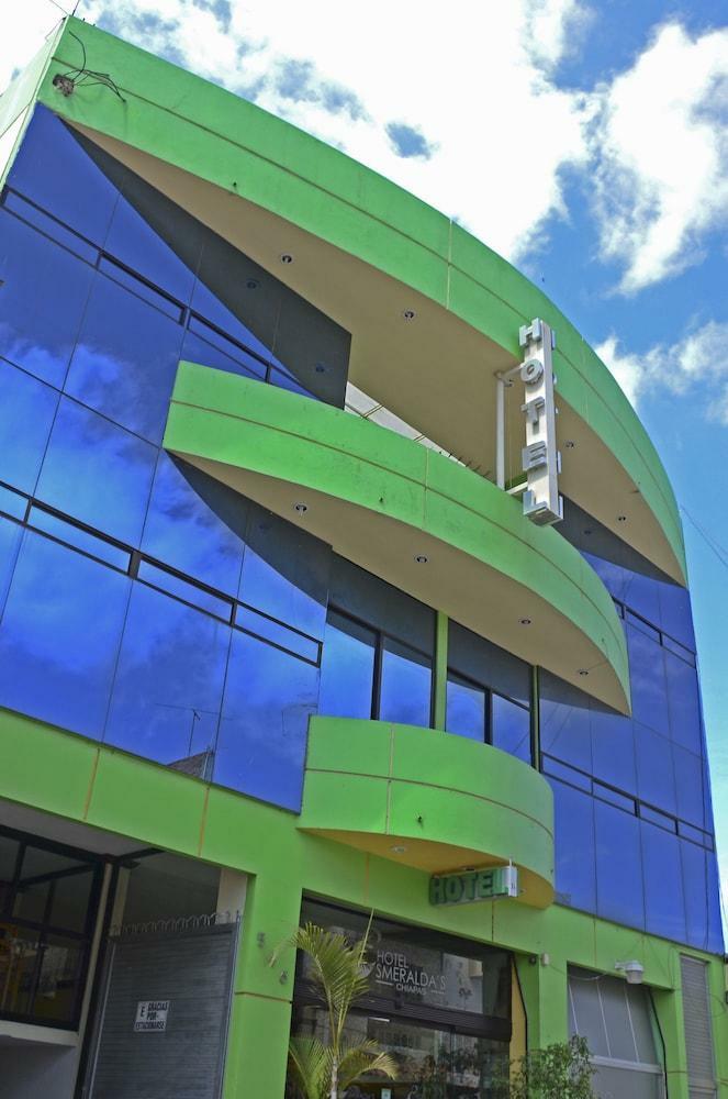 Hotel Esmeralda's