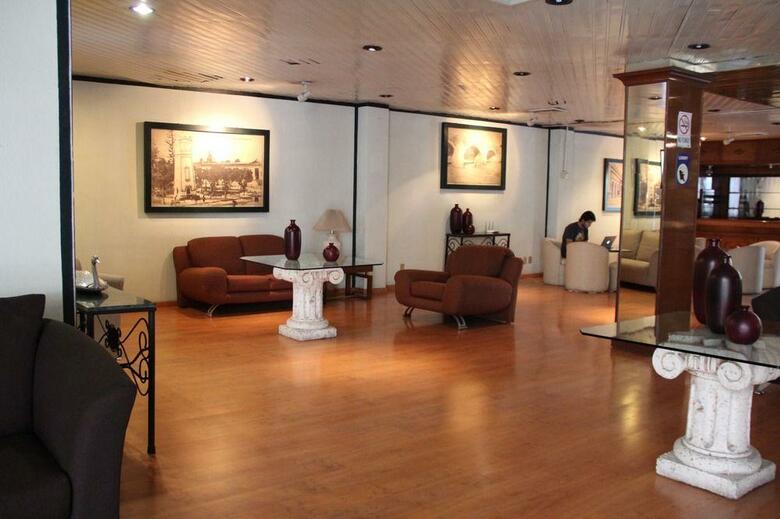 Hotel Parador Del R�o