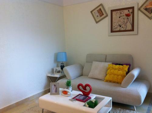 Shengang Apartment Dongmen Branch