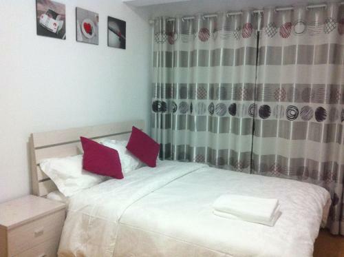 Shengang Apartment Dongmen Branch