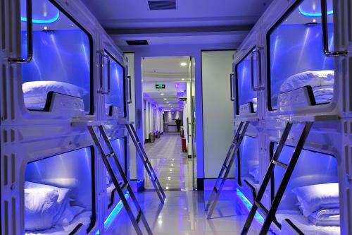Pengheng Space Capsules Hotel