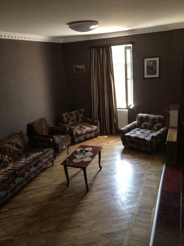 Es Hotel