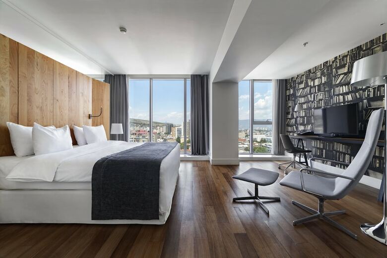 Hotel Holiday Inn Tbilisi