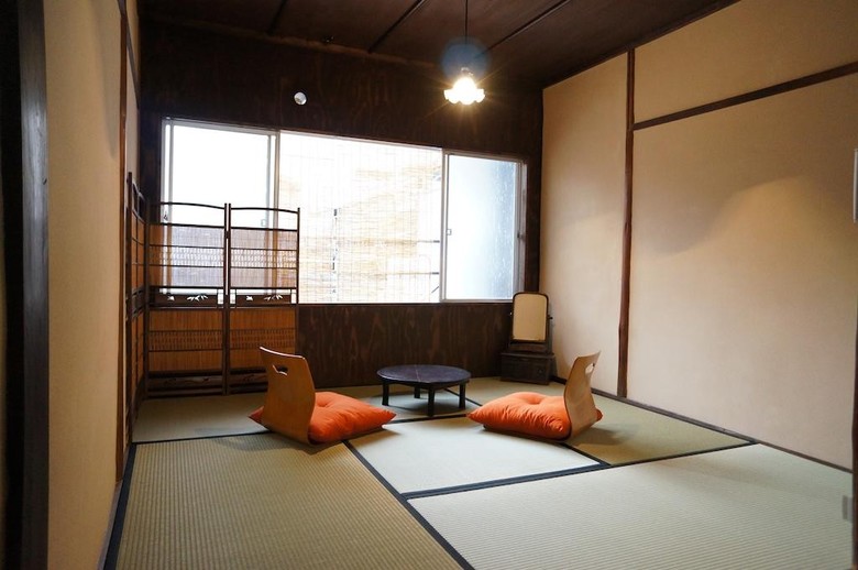 Albergue Itoya Stand Guesthouse