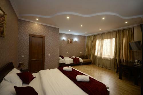 Big Begi Hotel
