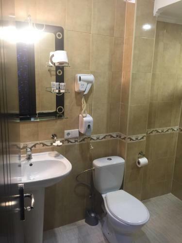 7 Baits Hotel And Hostel