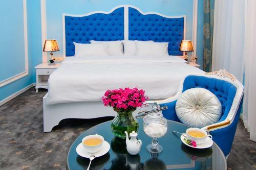 River Side Hotel