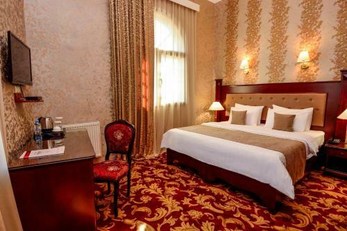River Side Hotel