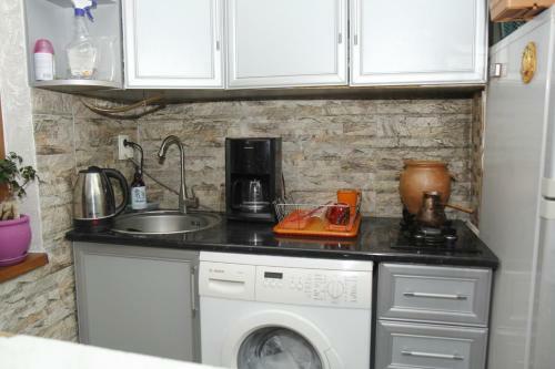 Hostal Guest House Gamardjoba