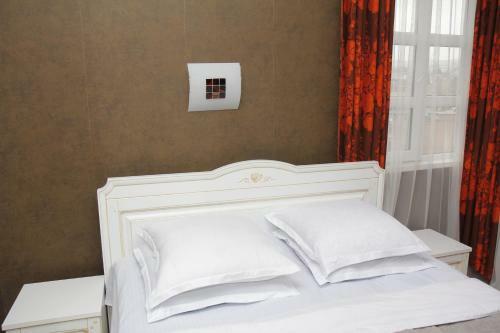 Hostal Guest House Gamardjoba