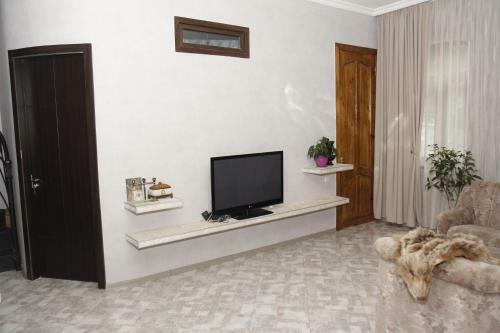 Hostal Guest House Gamardjoba