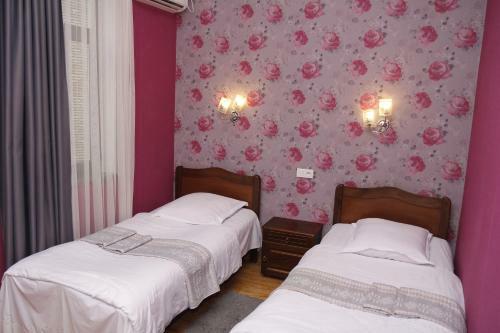 Hostal Guest House Gamardjoba
