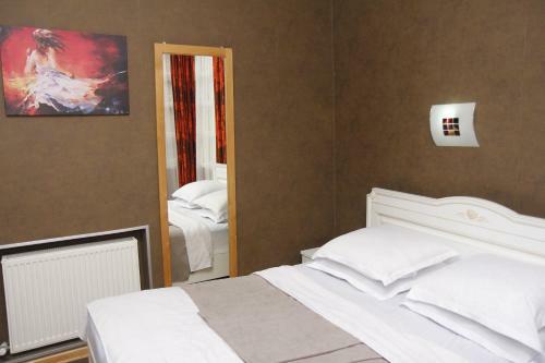 Hostal Guest House Gamardjoba
