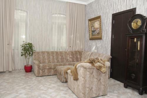 Hostal Guest House Gamardjoba