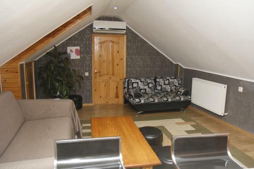 Hostal Guest House Gamardjoba