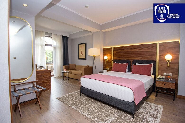 Hotel Tiflis Palace