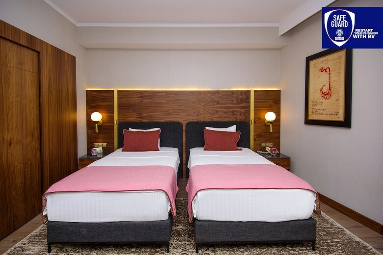 Hotel Tiflis Palace