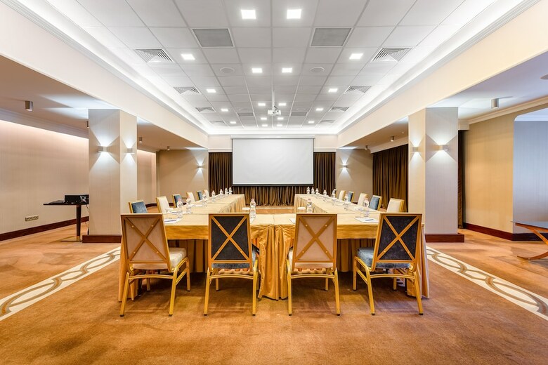 Hotel Tiflis Palace