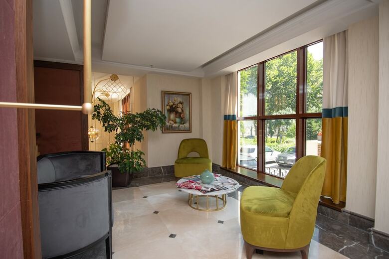 Hotel Tiflis Palace
