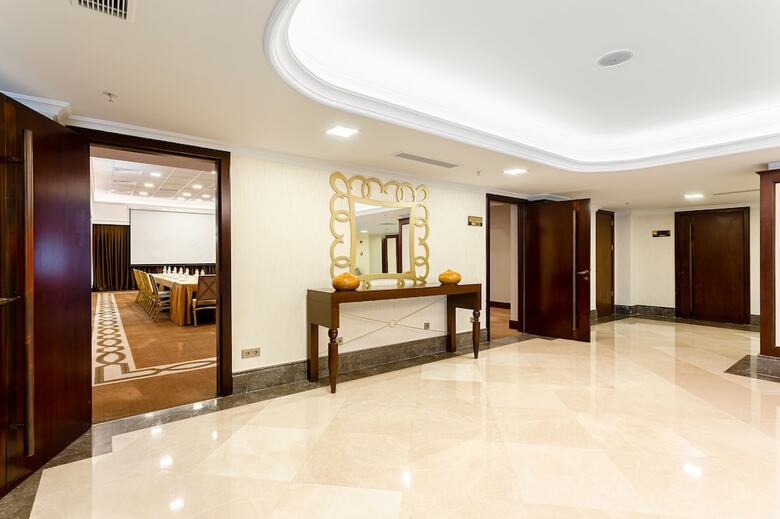 Hotel Tiflis Palace