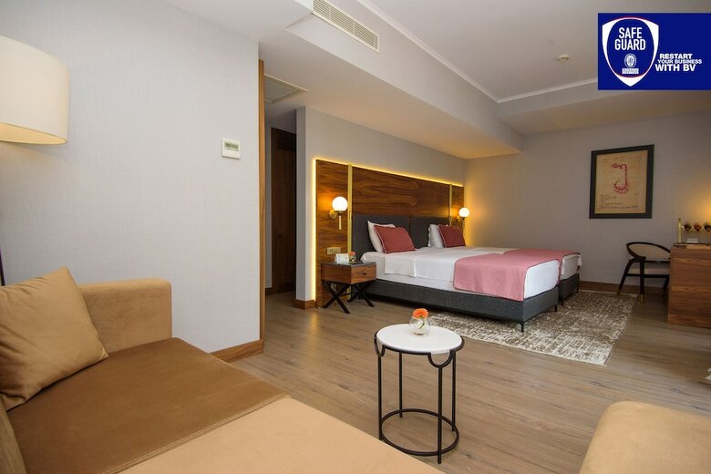 Hotel Tiflis Palace