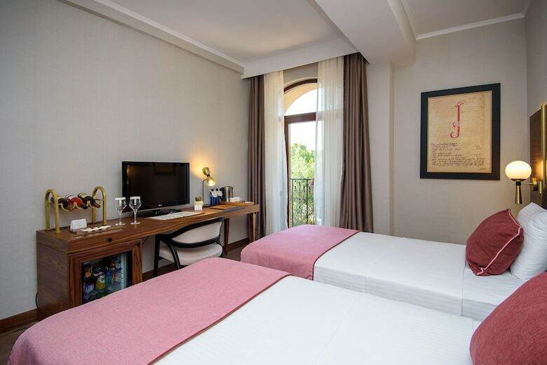 Hotel Tiflis Palace