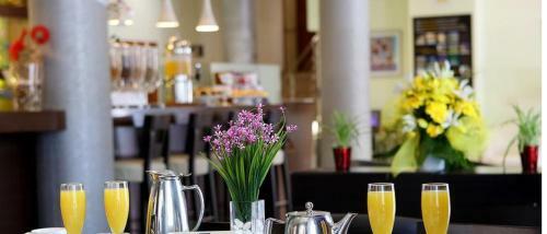 Qeroli Hotel