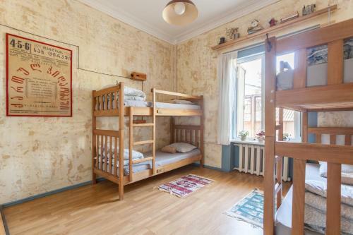 M42 Hostel