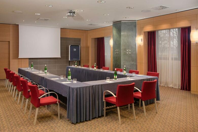 Hotel NH Bologna Villanova