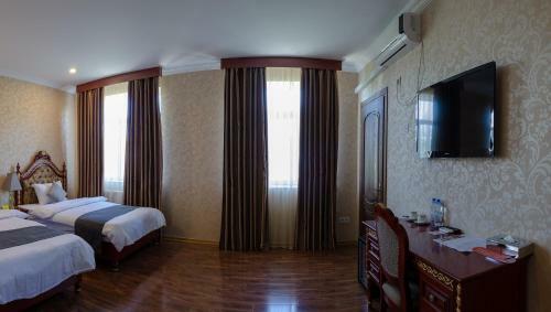 Fund Hotel