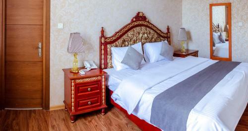 Fund Hotel