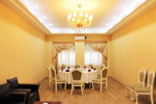 Fund Hotel
