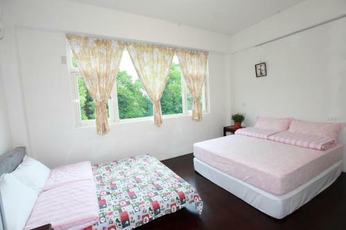 Bed & Breakfast Travelers Home