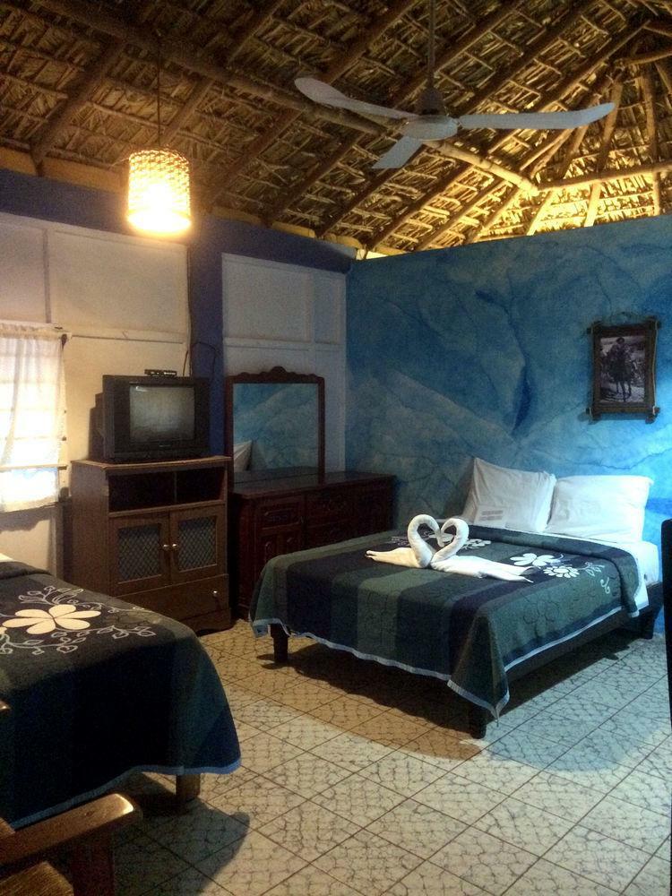 Mariana Beach Apartments & Hotel