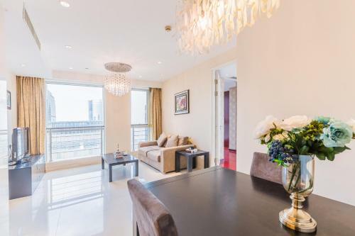 Binjiang Seven Service Apartment