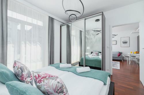 Apartment ?obzowska Cracow By Renters