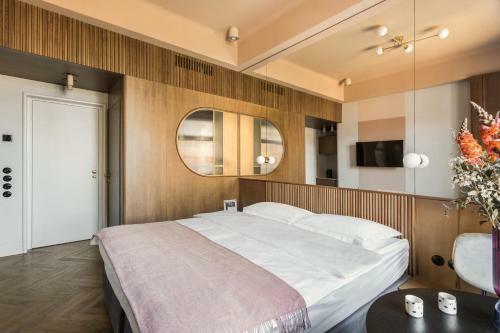 Angelus Apartments