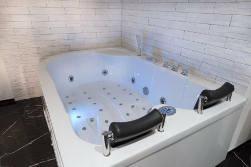 Hotel Suite Vico Li Cuti