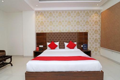 Hotel Capital O 16651 Grd Suites
