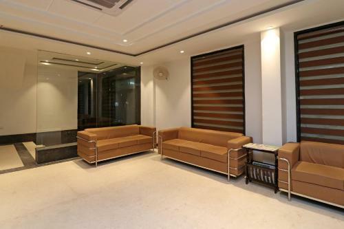 Hotel Capital O 16651 Grd Suites