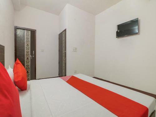 Oyo 76738 Hotel Z Black