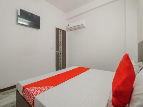 Oyo 76738 Hotel Z Black