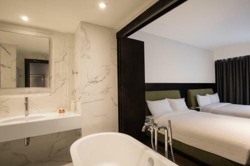 S Ram Leisure Hotel