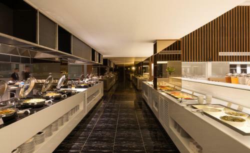 S Ram Leisure Hotel