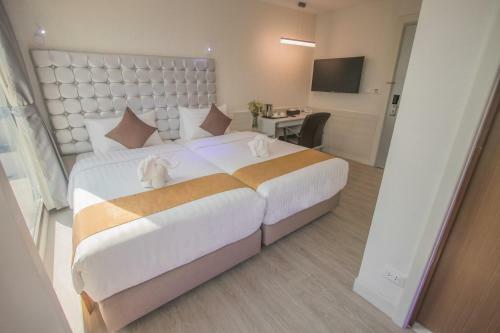 Justice Hotel
