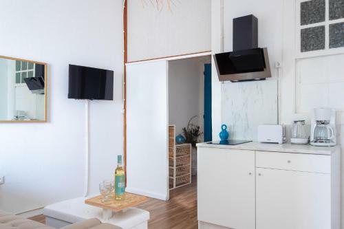 Hostal Paraiso Suites By Coloursrevolution